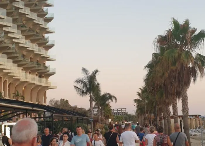 Near Apartment. * Голем