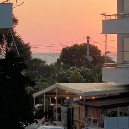 Διαμέρισμα Near Apartment. *