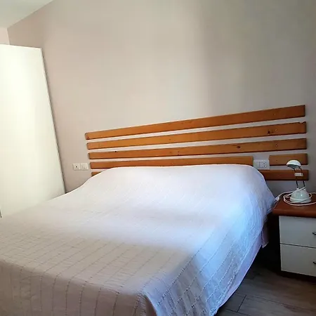 Apartmán Near Apartment. Golem (Tirana)